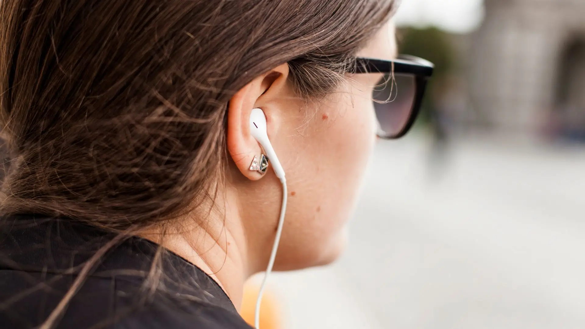 Could Earbuds be Damaging Your Ears?